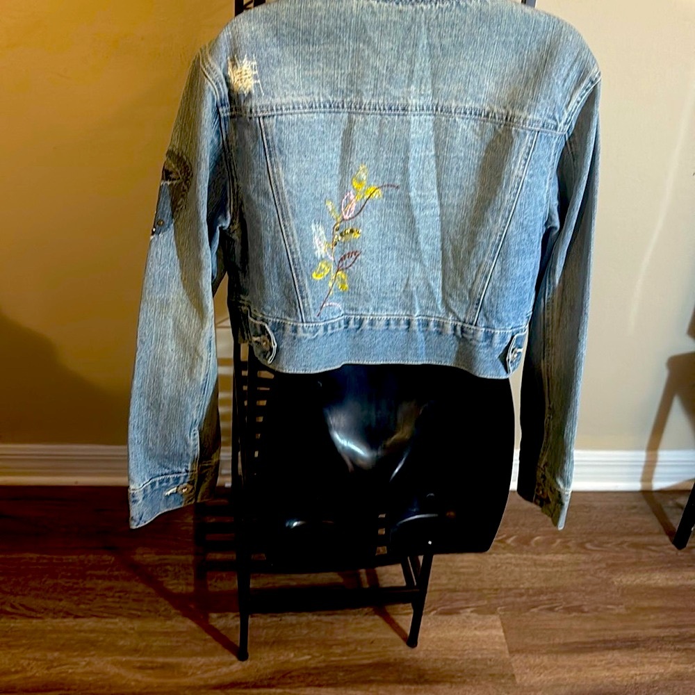 Vanilla Jeans Women’s Blue Cropped Jean Jacket with Classic Collar New no Tag - Picture 8 of 8
